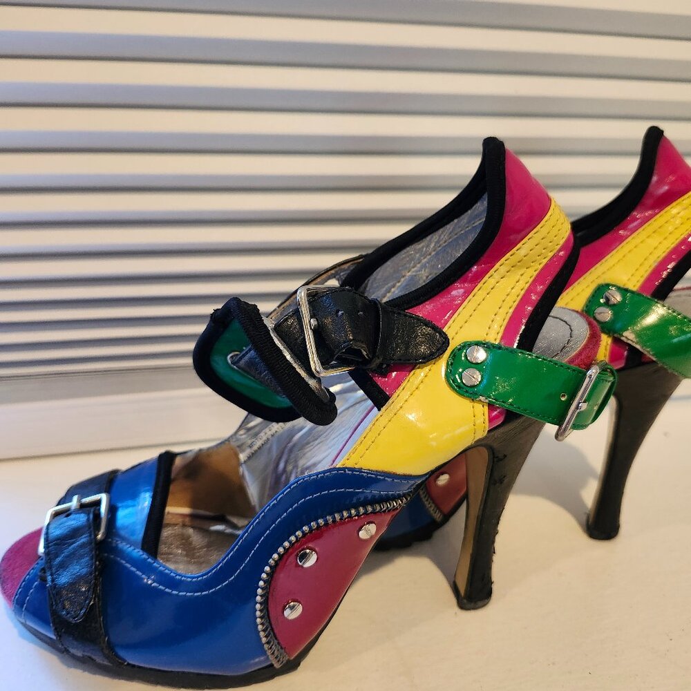 Ladies shoes size 8